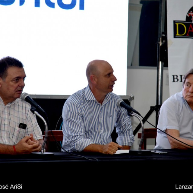 Lanzamiento de MUS